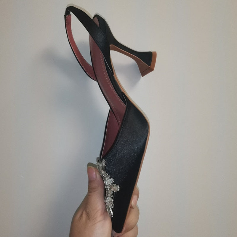 Scarpin Feminino de Cetim Com Detalhe em Strass - Madrid - Miss Femme